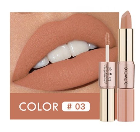 Long-Lasting Colour-Lock Lip Gloss – Natural & Glossy Finish